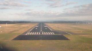 Hobart Airport Approach amp Landing  Runway 12  Cessna 172S [upl. by Senzer410]