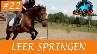 Paardrijden  Hoe leer je springen met je paard [upl. by Ebarta6]