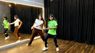 Nashe si chadh gayi Mishi Yumika  Dance  Befikre  Universe Dance Centre [upl. by Nemraciram]