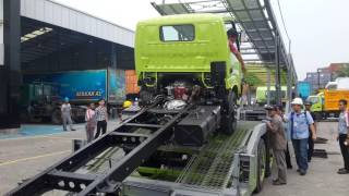 Hino Dutro 130 MDL Loading Car Carrier Karoseri Muncul Diamond Surabaya Car Carier Surabaya KMDI [upl. by Esidnak77]