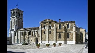 Places to see in  Valence  France  Cathedrale Saint Apollinaire [upl. by Livvi119]