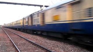 12027 CHENNAIBENGALOORU SHATABDI EXPRESS PASSING THROUGH AVADI [upl. by Suirred949]