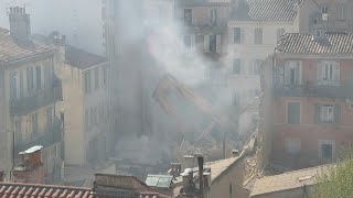 Immeuble effondré à Marseille images de fumée et dune pelleteuse  AFP Images [upl. by Flodur]