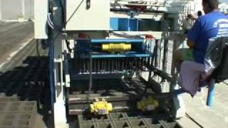 Movable concrete block machine SVP12 Metalika Pokretna mašina za blokove [upl. by Cyprio]