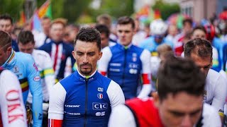 Mondiaux de cyclisme  Julian Alaphilippe abandonne après s’être déboîté l’épaule dans une chute [upl. by Raviv506]