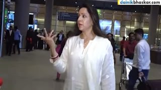 ANGRY Hema Malini INSULTS Reporter At Airport [upl. by Hsu329]