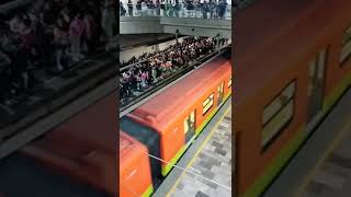 la batalla en el metro [upl. by Odrareve948]