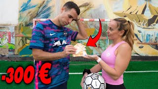 LE DOY 50 EUROS POR CADA RECORD MUNDIAL DE FUTBOL QUE HAGA ESTA CHICA [upl. by Aerbma]