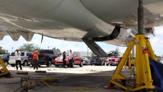 MD80 Landing gear retraction test [upl. by Nifares230]