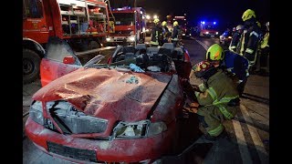 Schwerer Unfall Auto und Pferd stoßen auf Landstraße bei Spangdahlem zusammen [upl. by Hillegass118]