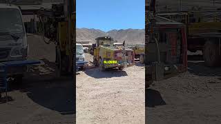 ¡Equipo de Minería en Acción 🚜🔧 Cambio de Motor 💥 [upl. by Nilo]