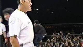 Antonio Inoki slaps everyone  Inoki BomBaYe 2000 [upl. by Jarrad478]