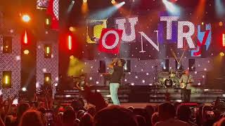 Luke Bryan  Country Girl Shake It For Me  Ruoff Music Center Noblesville IN  Country On Tour [upl. by Nashner]