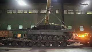 Leopard tank transported to Russias Uralvagonzavod by truck [upl. by Nikolia13]