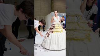 Largest wearable cake dress  13115 kg 289 lb 13 oz 🍰 [upl. by Hansel]