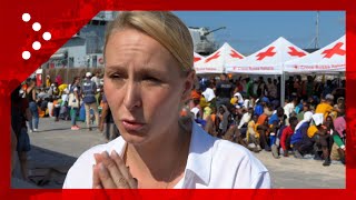 Migranti Marion Maréchal nipote di Marine Le Pen visita Lampedusa quotsolidarietà allItaliaquot [upl. by Adnaval]