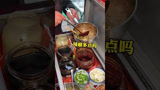 Chongqing street hot and sour noodles 6 yuan a portion slippery delicious street food special fo [upl. by Maryly]