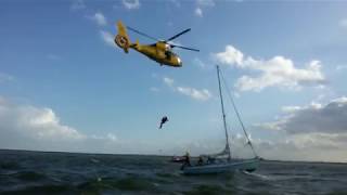 Medische evacuatie vanaf zeiljacht op het IJsselmeer [upl. by Animsay]