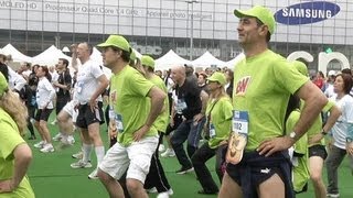 Journée mondiale contre la faim  course solidaire organisée à la Défense [upl. by Florio]