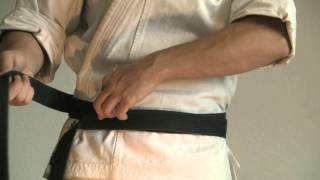 WIĄZANIE PASA KARATE how to tie a karate belt [upl. by Udela]