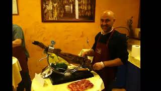 Jamón Vídeo Completo del Corte de un Jamón Maestro Cortador de Jamón de Gondiaz [upl. by Afatsuom]