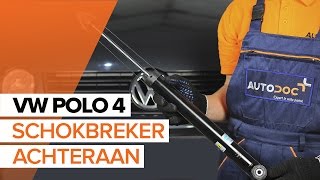 Hoe een schokbreker achteraan vervangen op een VW POLO 4 HANDLEIDING  AUTODOC [upl. by Devine933]