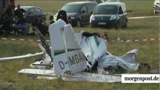 Flugzeugabsturz in Saarmund  Ermittlungen bis in die späte Nacht [upl. by Ogaitnas]