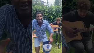 MarlyGomont en live acoustique revisité avec Sam plays music L’odeur des vacances 🏝️ [upl. by Wincer]