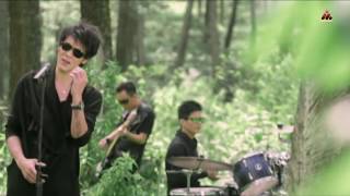 Papinka  Masih Mencintainya Official Music Video masihmencintainya [upl. by Emmerie]