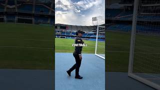 Cette policière attire lattention de tous durant les matchs de football football ronaldo foot [upl. by Tugman]