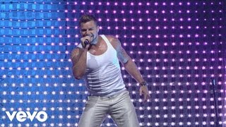 Ricky Martin  Drop It on Me  Lola Lola  La Bomba Medley Live Black amp White Tour [upl. by Dalli]