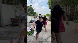 Thanh niên ăn chộm rau bà và cái kết bị chói vào cây😱😱😱shortsshortvideo bacu [upl. by Hilbert]