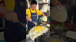 Must eat Taiwanese oyster pancakes│대만 굴 계란전 [upl. by Nabatse]