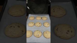 When your wife kraves cookies you bake Gooey inside crispy outside 🍪 cookies shorts recipe [upl. by Pedro]