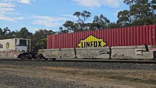 2PM5 PN Linfox Express 1 Perth to Melbourne 1700 29824 Ararat West VIC [upl. by Corley]