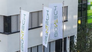 CoronaImpfstoff USUni verklagt Biontech wegen Lizenzgebühren [upl. by Elyl681]