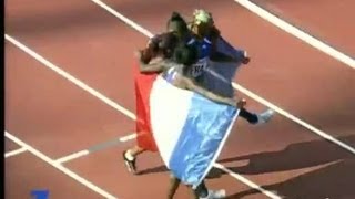 Athlétisme  médaille de bronze pour le relais français féminin sur 4x100 mètres [upl. by Rolfe230]