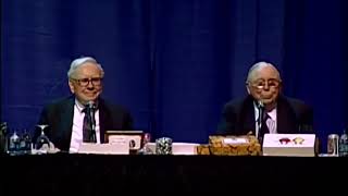 Warren Buffett amp Charlie Munger on CEO Compensation  2008 Berkshire Hathaway Annual Meeting [upl. by Nellahs721]