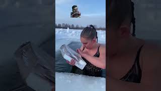 snow frozen funny mermaid ice icequeen winter iceswimming swimmingstyle iceswim [upl. by Gussy]