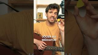 Jouer de la guitare aux doigts ou au mediator [upl. by Merrily]