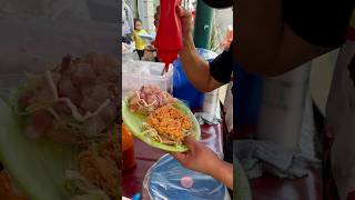 Tostadas preparadas con pata y tinga de pollo en CDMX tostadas guisados foodie viral parati [upl. by Marucci200]