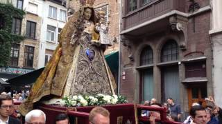 Eerste Maria processie in 60 jaar OnzeLieveVrouwekathedraal Antwerpen❷ [upl. by Azil322]