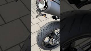 Demonstration kurzer Kennzeichenhalter RampG Aprilia Shiver 750900 [upl. by Hadnama611]