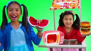 Jannie amp Wendy Pretend Play w Magic Microwave Pretend Squishy Food Kids Toys [upl. by Nyrek]