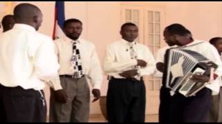 Palais National  Groupe dhommes Haiti [upl. by Suoicserp]