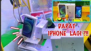 WIN THE I PHONE  AGAIN   CLAW MACHINE  夾娃娃 [upl. by Eckart6]