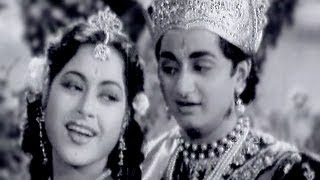 Aankhon Mein Samaate Ho  Anita Guha Maya Bazaar Song [upl. by Campball]