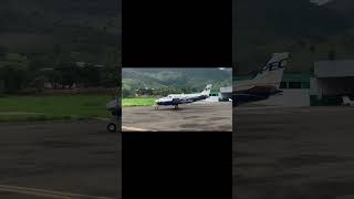 Corpos de Marília Mendonça e demais ocupantes da aeronave saindo do aeroporto de Ubaporanga [upl. by Ydisac]