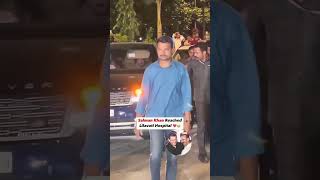 Salman Khan reacts her kadem per koye kateel he 😘sortsvideo salmankhan babasiddiquenews [upl. by Josiah]