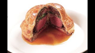 비프 웰링턴 스테이크와 버섯듁셀프로슈토를 퍼프 페이스트리로 감싼 요리 Beef Steak Pithivier Tourte Wellington [upl. by Octavian184]